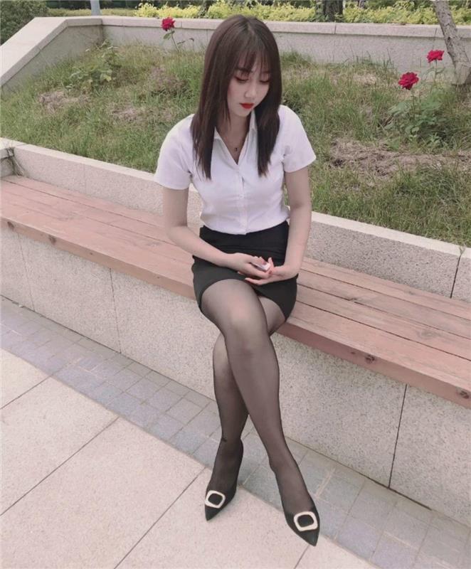 长腿黑丝袜，上门兼职的销售Sao妹！